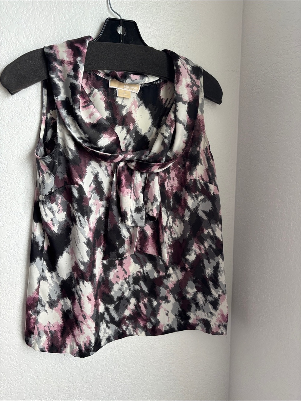 Sleeveless Print Top in Black, White & Pink